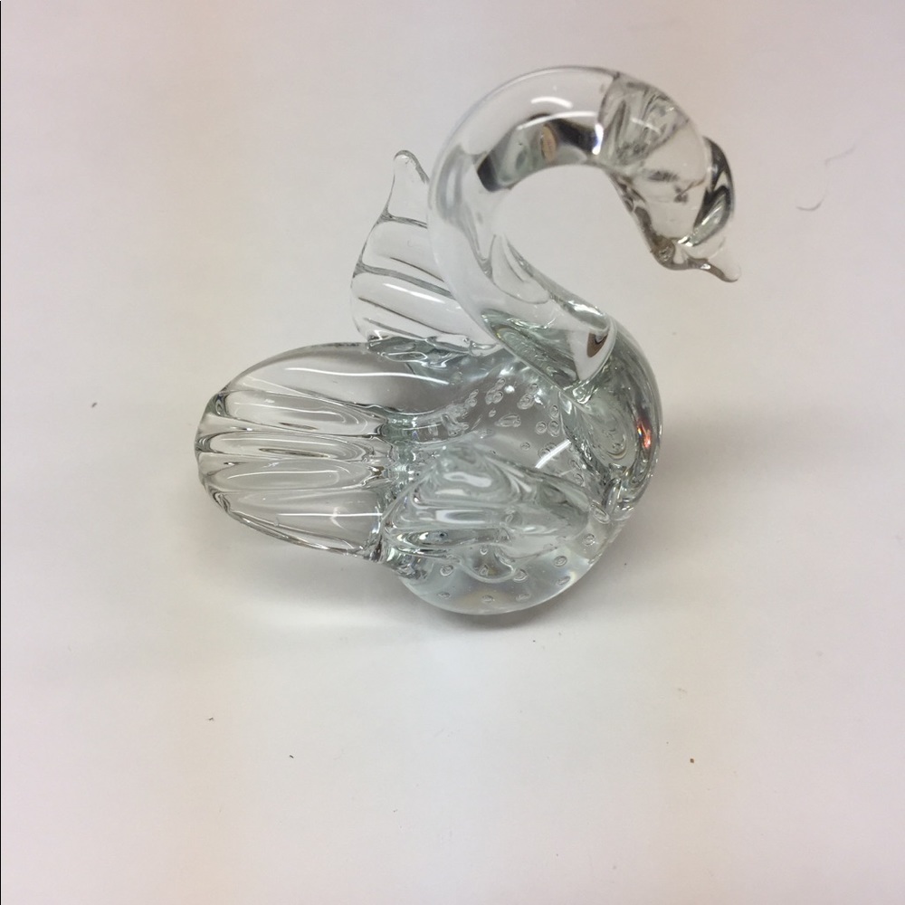 Glass swan figurine paperweight decor